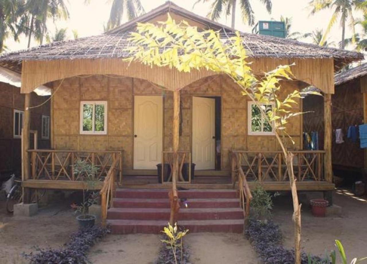 Soe Ko Ko Beach House & Restaurant Ngwesaung Exterior foto